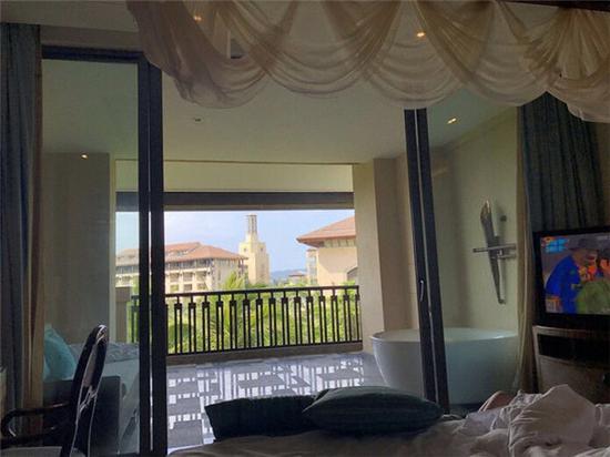 长沙游客投诉酒店海景房照片不实 酒店：是周边的树长高了