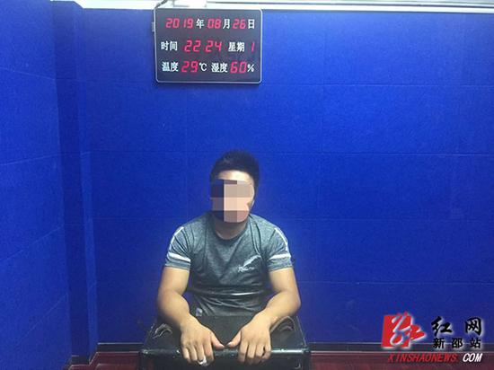 新邵一男子拒检冲卡被刑拘