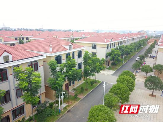 岳阳农村“空心房”整治推动农民集中建房被评为全国“改革开放40年地方改革创新40案例”。