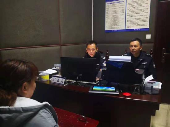 情侣感情破裂 女子报假警称前男友偷走了8万块钱