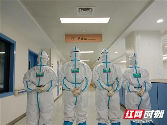 中南大学湘雅二医院第三批支援湖北国家医疗队是武汉同济医院中法新城院区首支将收治病患全部送出院的医疗队。