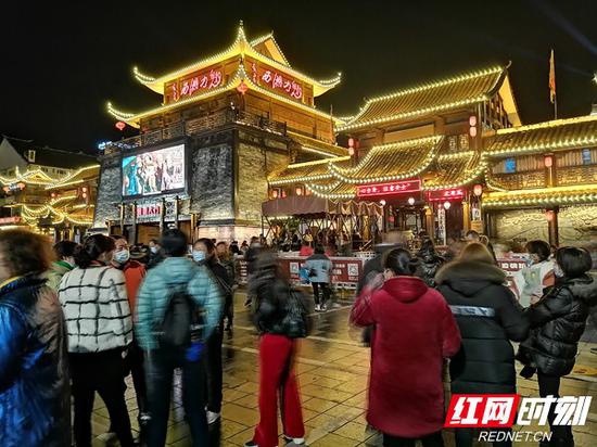 张家界市武陵源区旅游复苏迈入“加速度”。