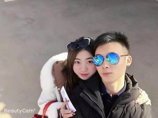 文俏和丈夫刘彪的生活画面。家人供图