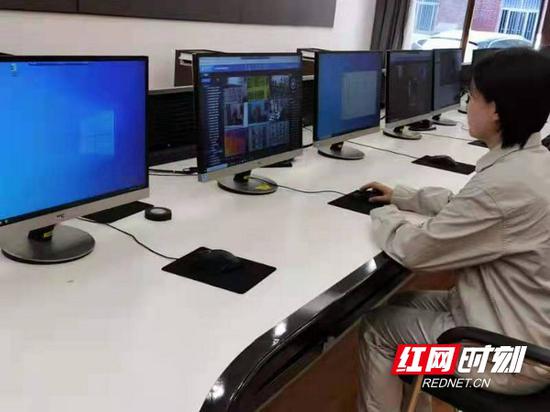 智能巡检系统形成“体检”报告,推送预警信息到控制中心,辅助运检人员全面掌握整个变电站运行工况,并迅速分析和处置设备异常。