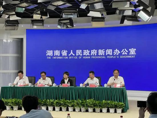 (6月7日上午,省政府新闻办公室在新湖南大厦主持召开园区高质量发展新闻发布会。图为新闻发布会现场。湖南日报·新湖南客户端记者 傅聪 摄)