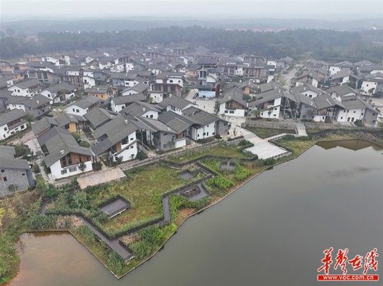 汨罗屈子文化园以屈子祠景区为核心,向外辐射多个文化体验区、文化产业区、文化民俗区。