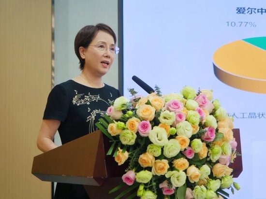 作为爱尔眼科广西省区总院长,李莉承担着多重责任