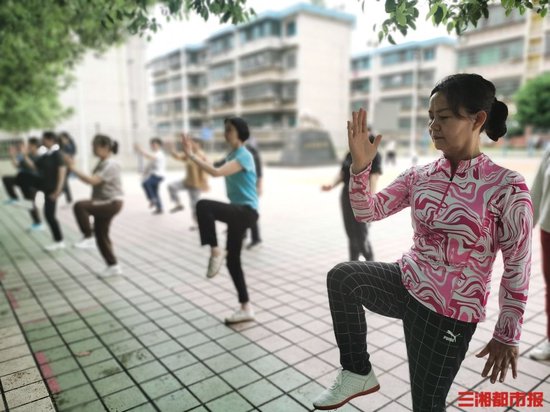 在家门口养老，老人们能按自己的兴趣和时间，参加各类活动。（资料图）