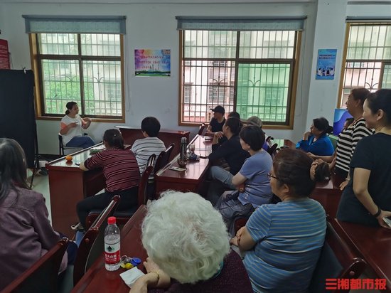 在家门口养老，老人们能按自己的兴趣和时间，参加各类活动。（资料图）