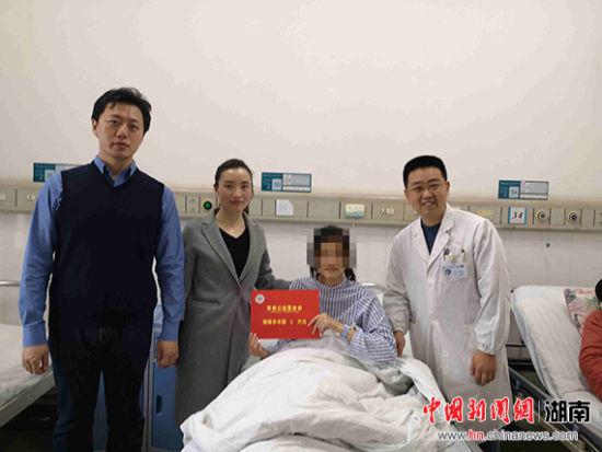 女孩脊柱侧弯14年 医院携手爱心基金共圆美丽梦