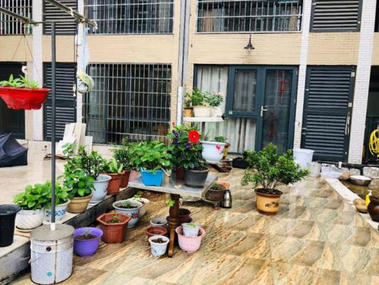 湘潭一30岁产妇疑因产后抑郁 携4个月女儿跳楼双亡