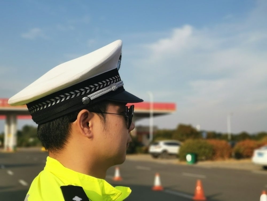 徐斌在工作中