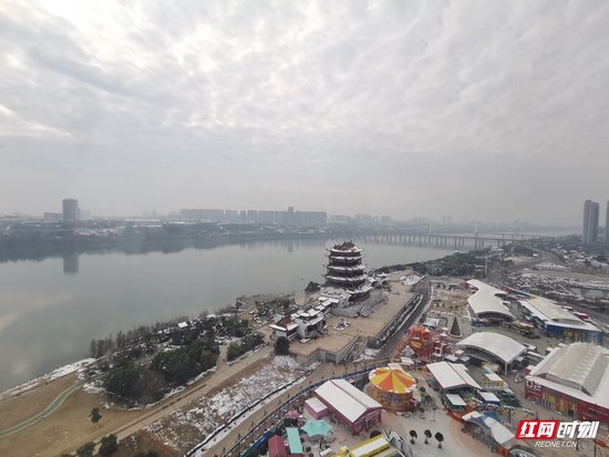 顶点俯瞰湘潭城区。