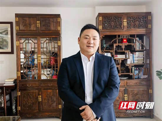 湖南省政协委员,补天健康产业控股集团有限公司副总裁、湖南补天药业股份有限公司总经理戴鑫汶。