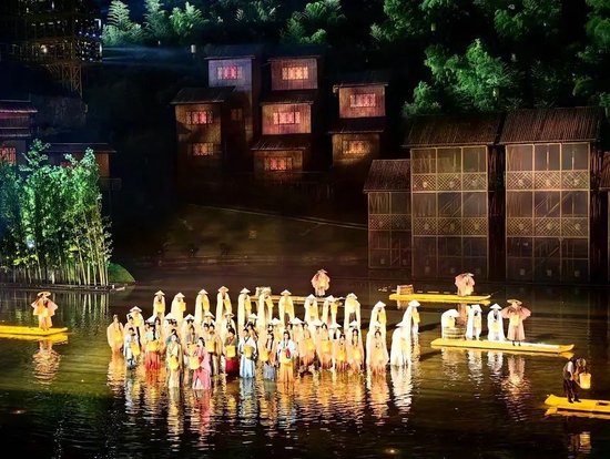 沉浸式楚风竹宴剧场《竹海幻境》演出现场