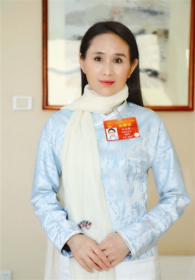 杜美霜。