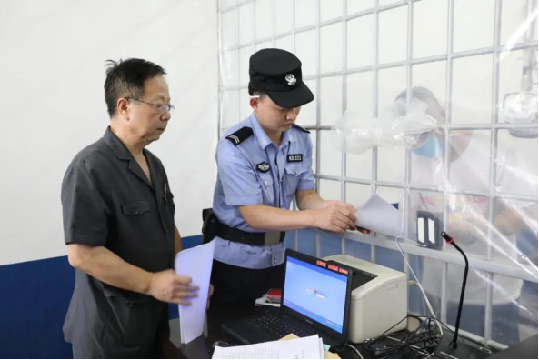 被告人在判决书上进行签字确认