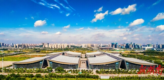 (长沙国际会展中心:国内一流、中部领先的综合性场馆。彭国明 摄)