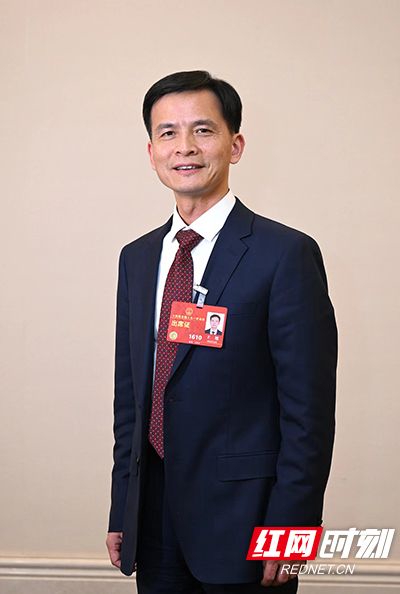 全国人大代表、长沙市雅礼中学校长王旭。(唐俊摄)