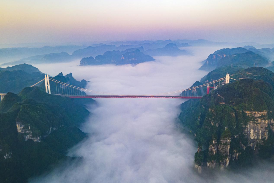 矮寨大桥航拍图。