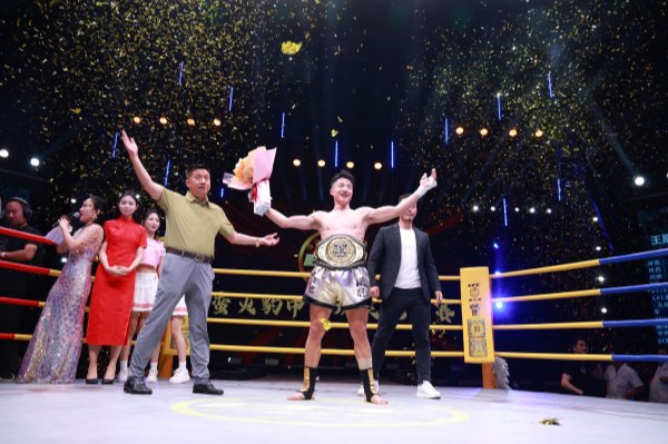 各大赛事金腰带 4d5b-d25222a6c43b29d5b54fb8b657d66d1a.jpg