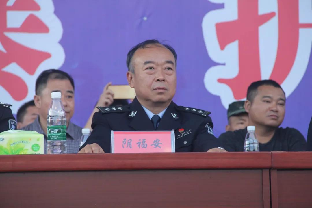 株洲市反恐领导小组副组长、市反恐办主任、市公安局党委委员、副局长阴福安现场观摩演练活动