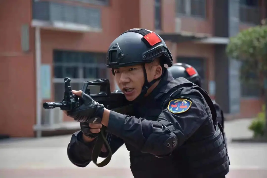 湘潭市公安局巡特警支队 刘海瑶