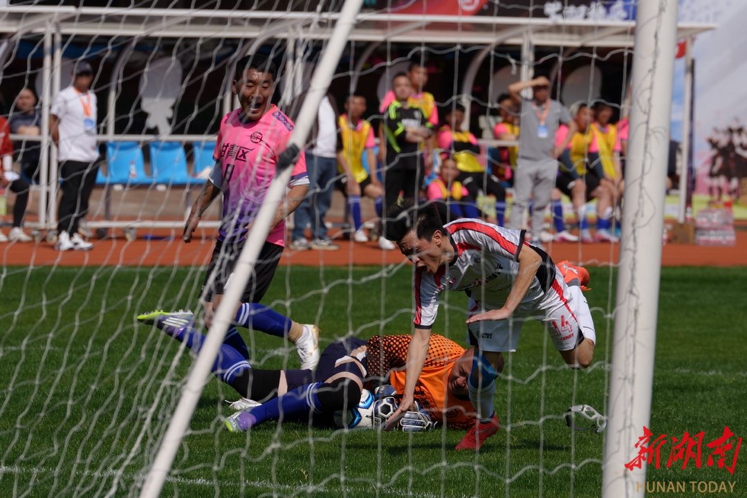 　揭幕战比赛现场（董晓辰/摄）