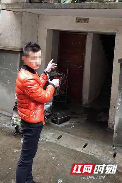 犯罪嫌疑人指认现场。
