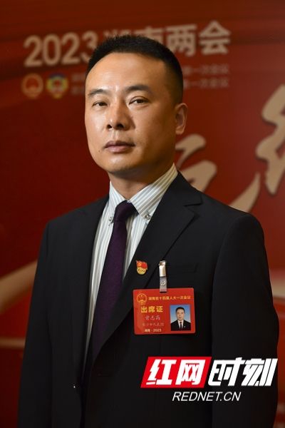 曾志高。