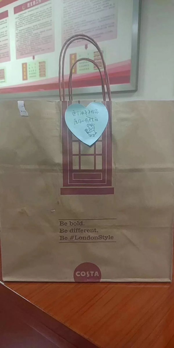 暖心！湖南和全国多地消防队收到神秘外卖 留言看哭了