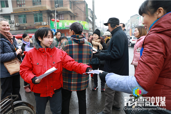 她怎么都没想到 19年后 这位小女孩会回常德找她