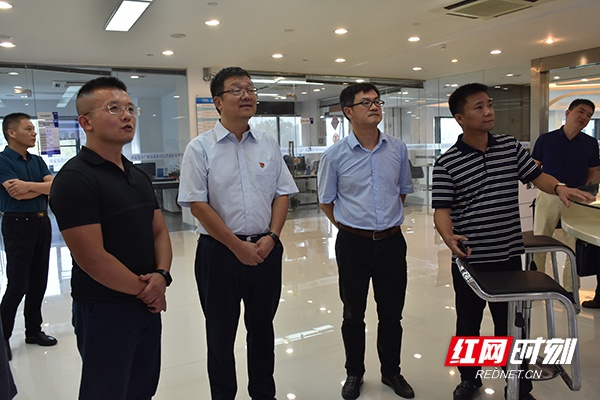 省市场监管局调研组参观国家商标局长沙商标受理窗口。