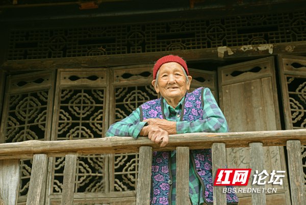 幸福的老婆婆。