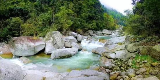 户映双峰,会同直上