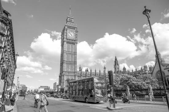 今起可在长沙办英国签证 英国游报价预计下降