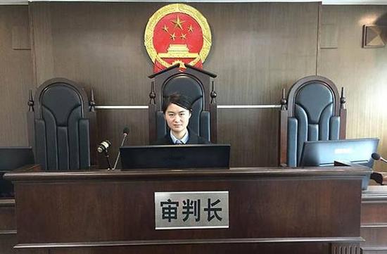 “学霸”女孩司考夺冠