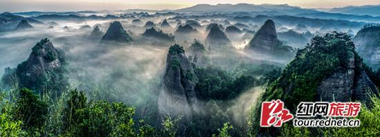 2016“华中十佳避暑胜地”——万佛山-侗寨旅游区。吴满亮 摄