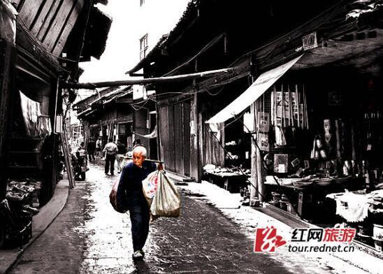 “2016华中最佳民俗风情避暑小镇”——浦市古镇。泸溪县委宣传部供图
