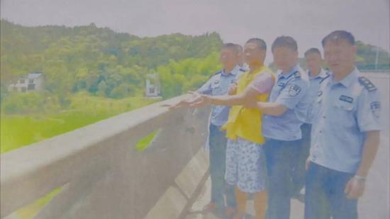 19岁少女坐网约车遭司机抢劫调戏 称要投诉被