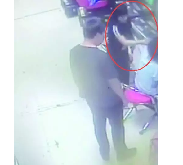 讲 述