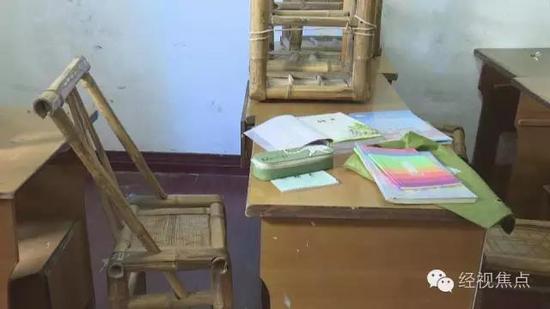 小颖今年12岁,就在离午托班不到一百米的红旗小学上六年级。父母面对女儿的突然离去难以接受。