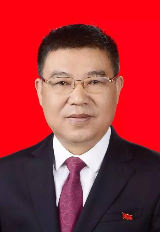 湘西州委常委、纪委书记邓为民