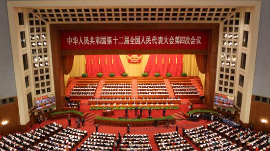 (2016年3月5日，第十二届全国人民代表大会第四次会议在人民大会堂开幕，张苹英参加了这次大会。资料图。网络供图）