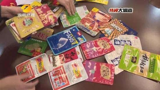 记者随即联系了长沙市雨花区食品药品监督管理局,展开了执法行动。