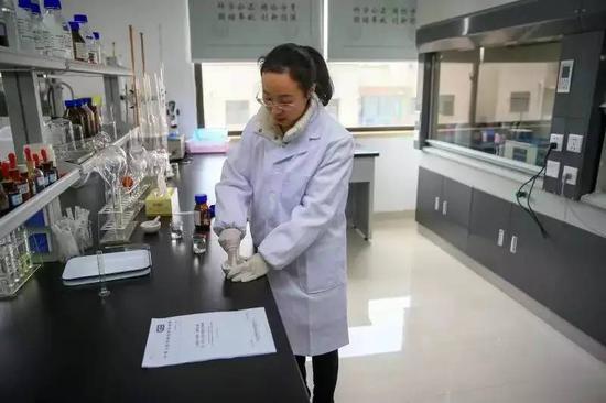 面条中洗出胶?长沙人朋友圈已传疯!