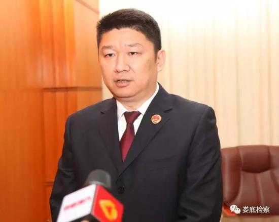 （市检察院党组副书记、副检察长黄劲介绍追逃工作）&nbsp;