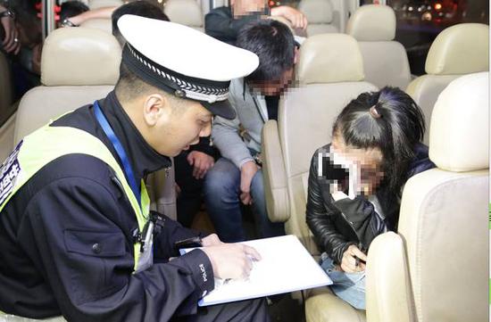 湖南最严交通整治来了:开车打电话不系安全带