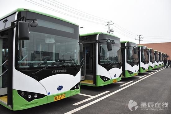 　　（《长沙市城市公共客运条例》（修改）今年也被列为市政府立法项目，相信会对市民的出行提供更大的便捷性。资料图）