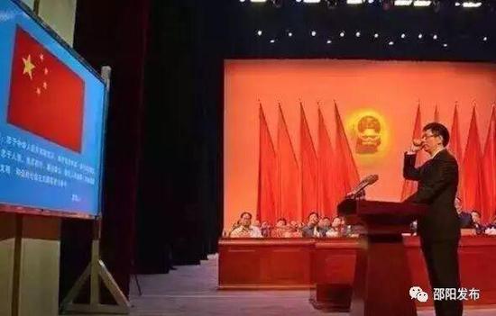 最近,湖南邵阳市政府官方网站公布了全部9位正副市长和秘书长的分工。现发布如下: